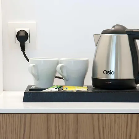 Radisson Blu Kochi Hotel Exterior photo A kettle